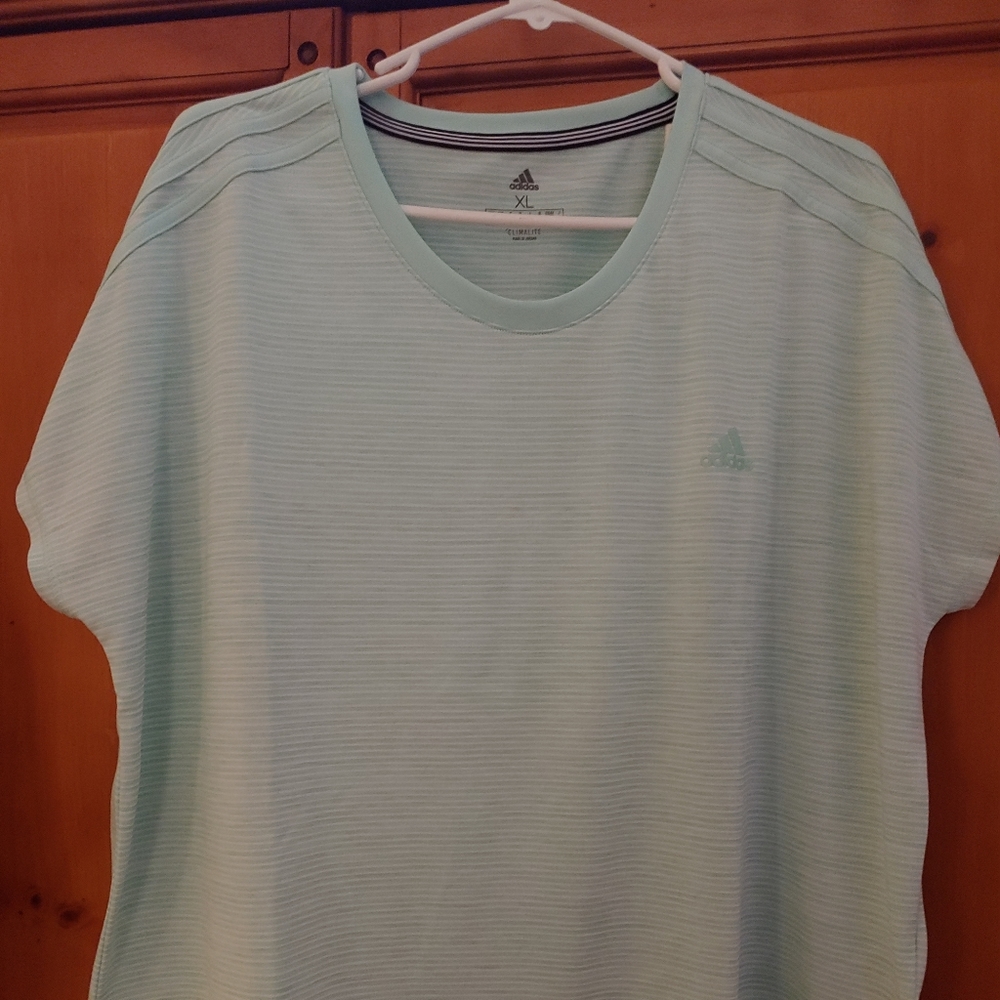 Adidas Climalite v neck shirt